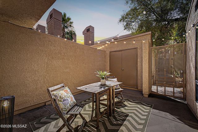 5675 N Camino Esplendora Apt 7141, Tucson, AZ 85718