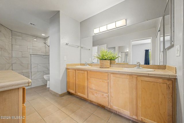 5675 N Camino Esplendora Apt 7141, Tucson, AZ 85718