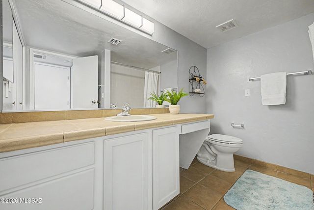 5675 N Camino Esplendora Apt 7141, Tucson, AZ 85718