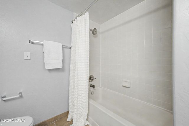 5675 N Camino Esplendora Apt 7141, Tucson, AZ 85718
