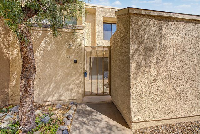 5675 N Camino Esplendora Apt 7141, Tucson, AZ 85718