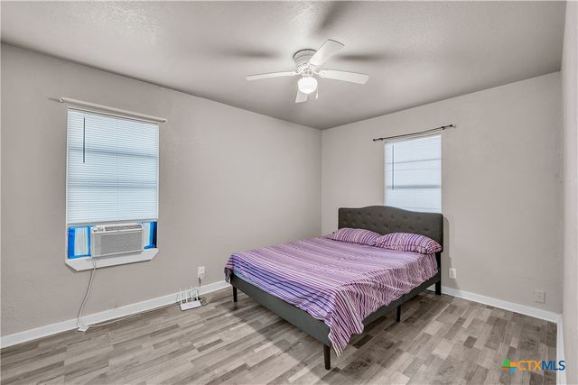 1001 W 8th Street, Cameron, TX 76520