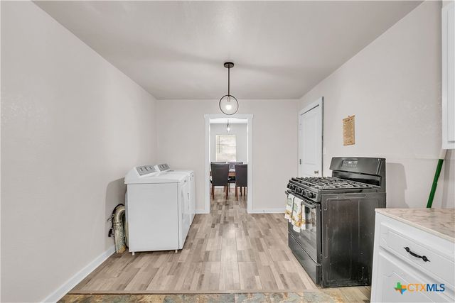 1001 W 8th Street, Cameron, TX 76520