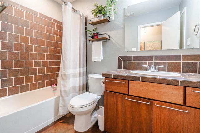 1810 Quanah Parker TRL, Austin, TX 78734