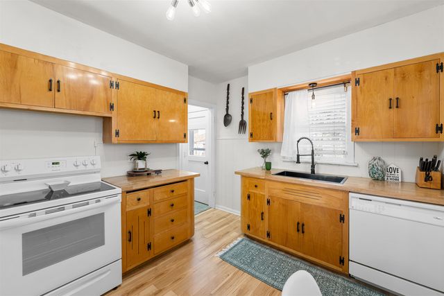 408 S 12th St, Salina, KS 67401