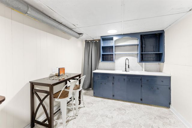 408 S 12th St, Salina, KS 67401