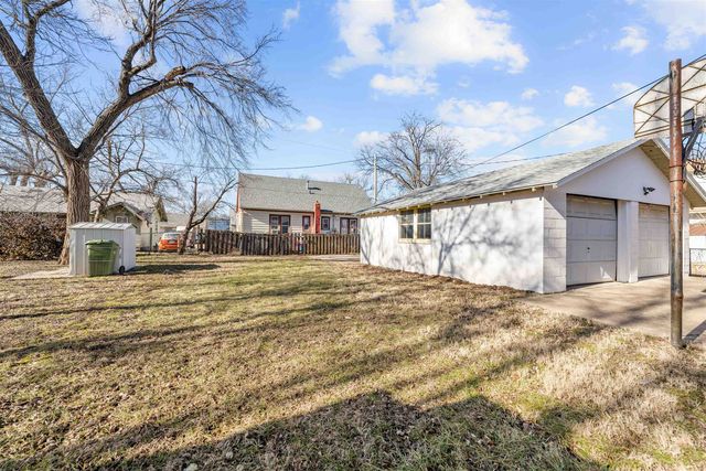 408 S 12th St, Salina, KS 67401