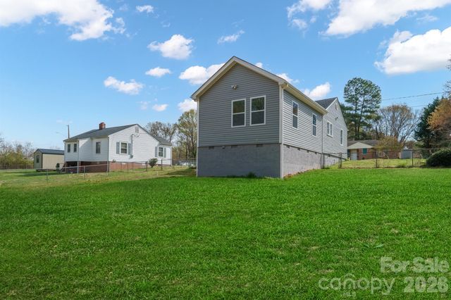 1417 N Oakwood Street, Gastonia, NC 28052