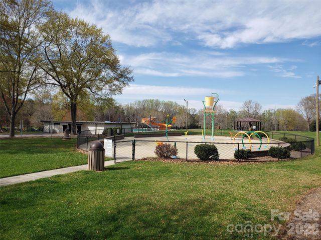 1417 N Oakwood Street, Gastonia, NC 28052