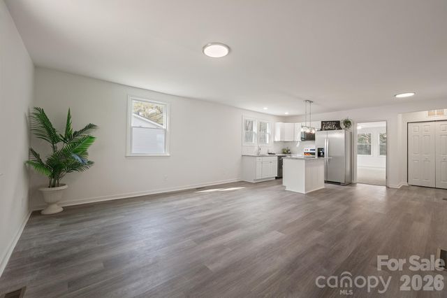 1417 N Oakwood Street, Gastonia, NC 28052