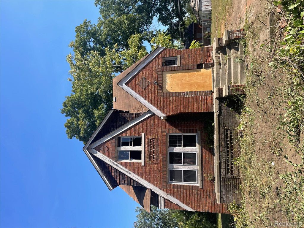 15724 Lesure Street, Detroit, MI 48227