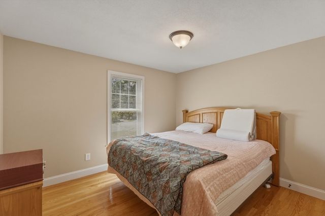38 Montaup Ave, Dracut, MA 01826
