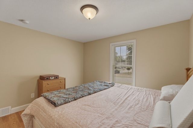 38 Montaup Ave, Dracut, MA 01826