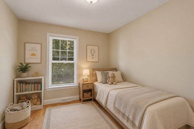 38 Montaup Ave, Dracut, MA 01826