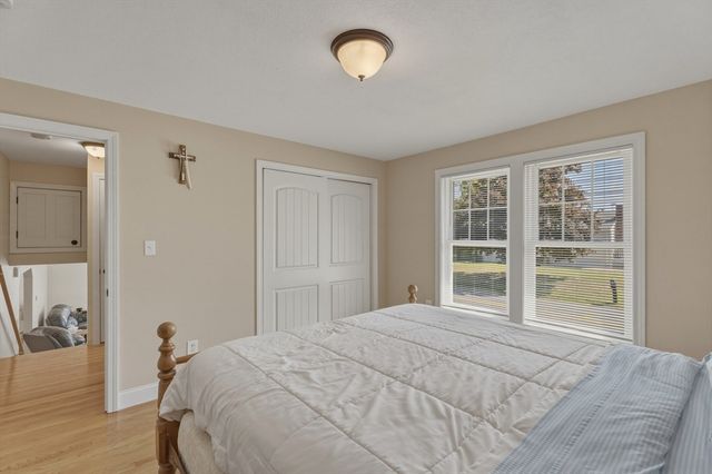 38 Montaup Ave, Dracut, MA 01826