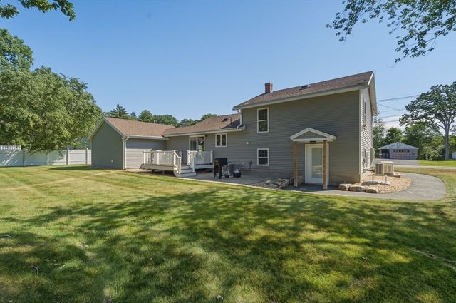 38 Montaup Ave, Dracut, MA 01826