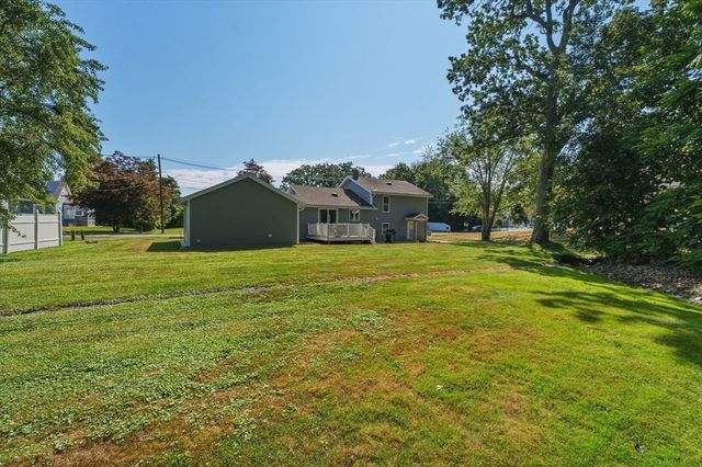 38 Montaup Ave, Dracut, MA 01826