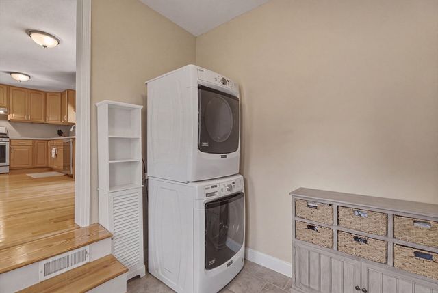 38 Montaup Ave, Dracut, MA 01826