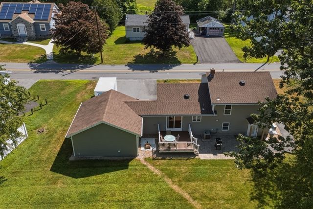 38 Montaup Ave, Dracut, MA 01826