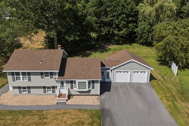38 Montaup Ave, Dracut, MA 01826