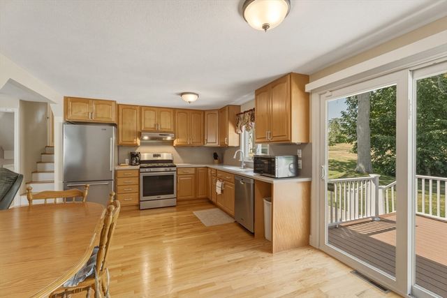 38 Montaup Ave, Dracut, MA 01826