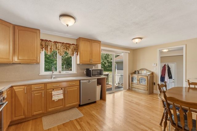 38 Montaup Ave, Dracut, MA 01826