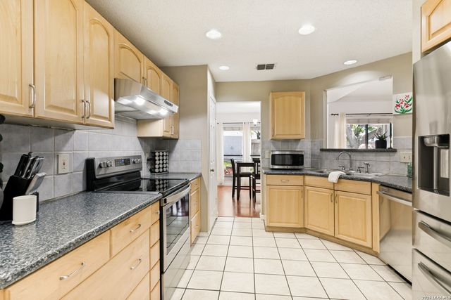 6326 Scrub Jay, San Antonio, TX 78240