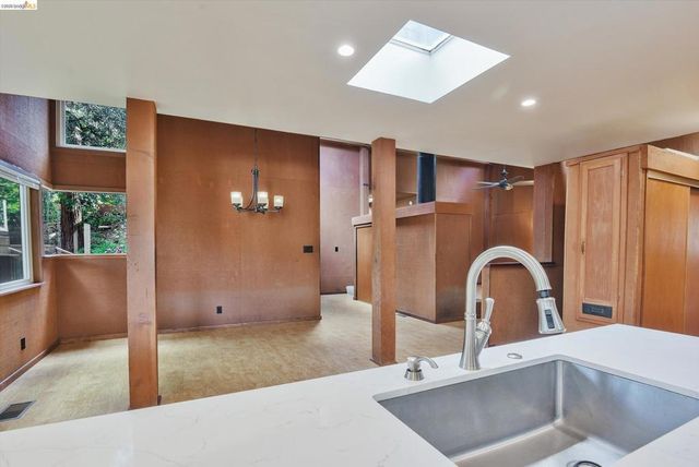 9 9 Wildwood Road, Orinda, CA 94563