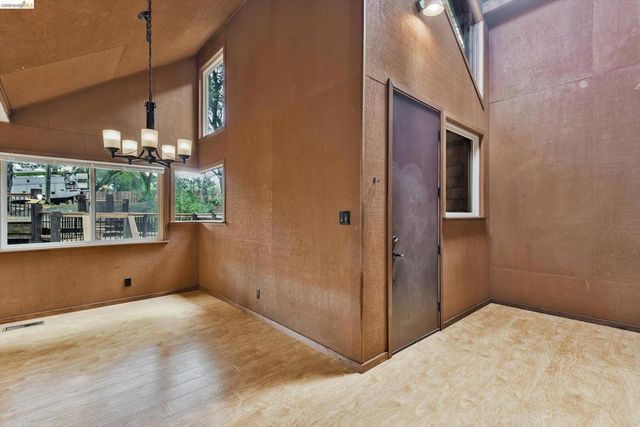 9 9 Wildwood Road, Orinda, CA 94563