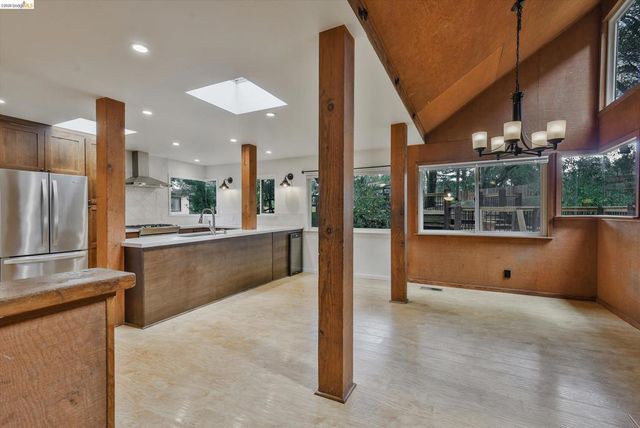 9 9 Wildwood Road, Orinda, CA 94563