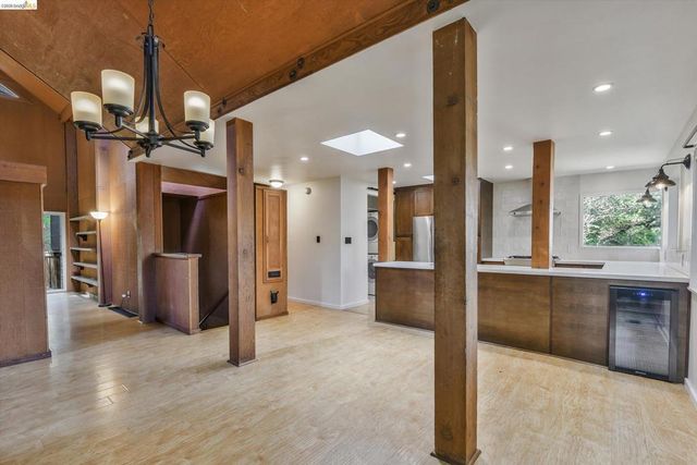 9 9 Wildwood Road, Orinda, CA 94563