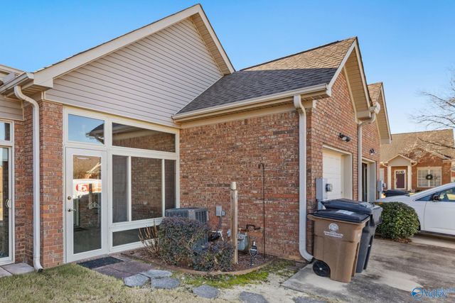 2618 Brompton Lane SW, Decatur, AL 35603