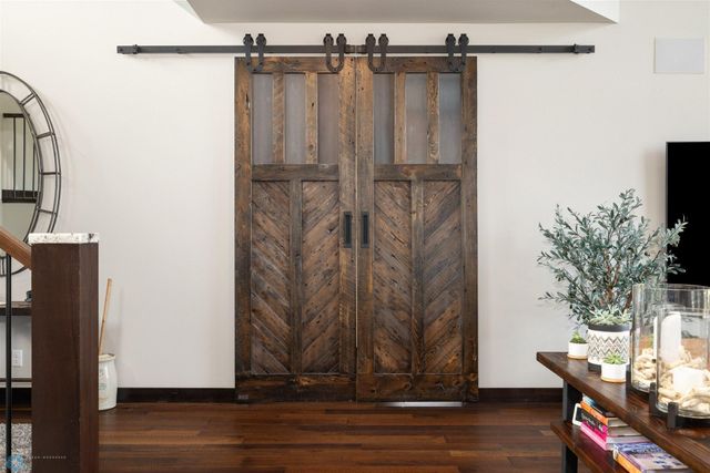 6023 Wildflower Drive S, Fargo, ND 58104