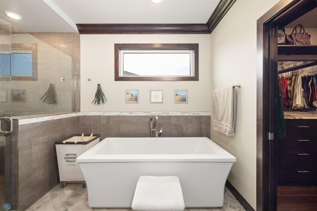 6023 Wildflower Drive S, Fargo, ND 58104