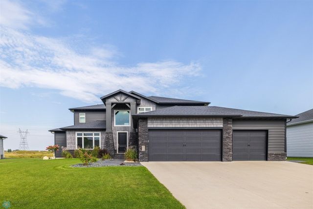 6023 Wildflower Drive S, Fargo, ND 58104