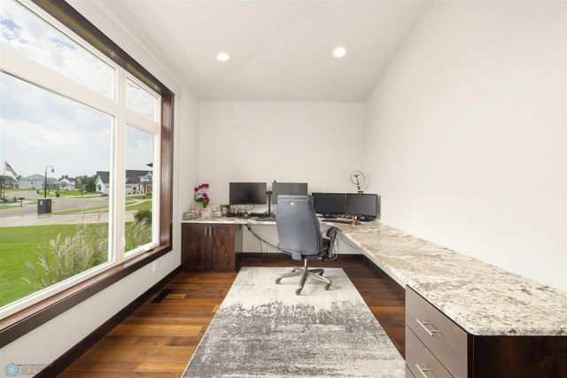 6023 Wildflower Drive S, Fargo, ND 58104