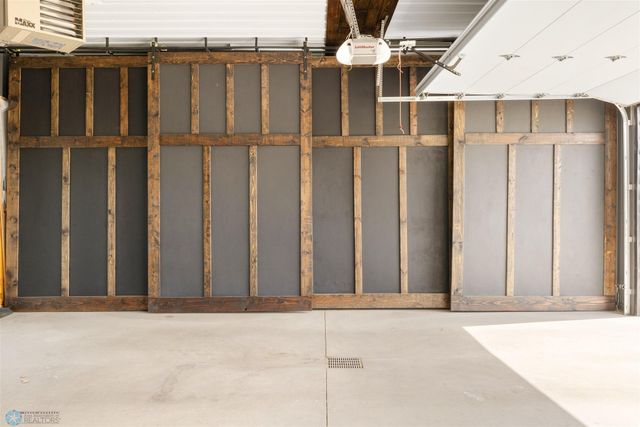 6023 Wildflower Drive S, Fargo, ND 58104