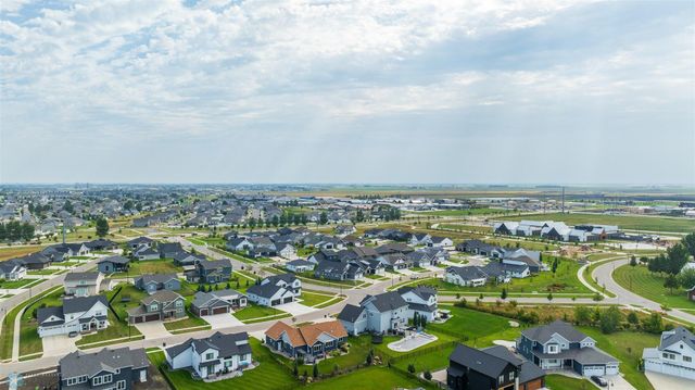 6023 Wildflower Drive S, Fargo, ND 58104