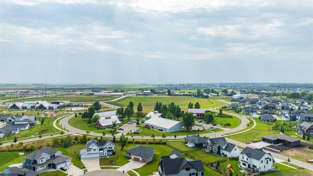 6023 Wildflower Drive S, Fargo, ND 58104