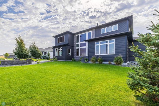 6023 Wildflower Drive S, Fargo, ND 58104