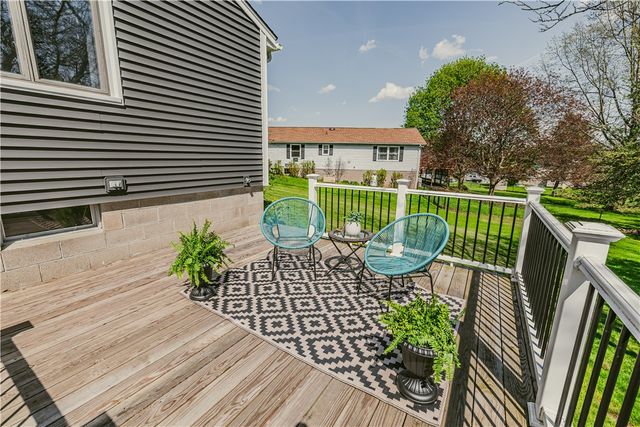 8 Chiswick Drive, Riga, NY 14428