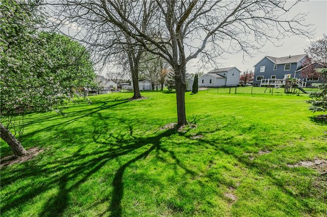 8 Chiswick Drive, Riga, NY 14428