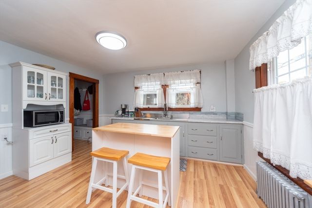 151 Chace St, Clinton, MA 01510