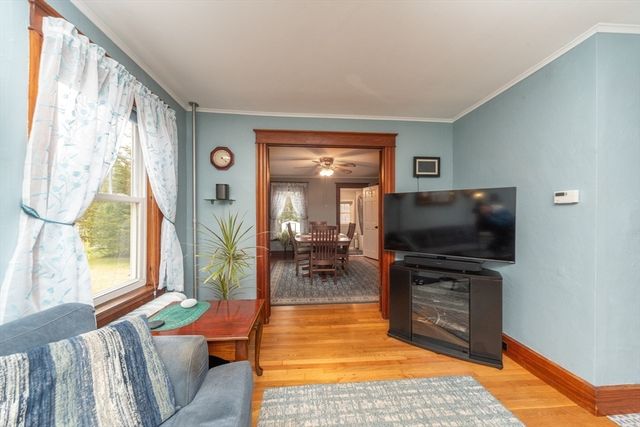 151 Chace St, Clinton, MA 01510