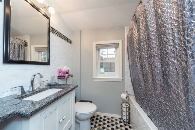 151 Chace St, Clinton, MA 01510