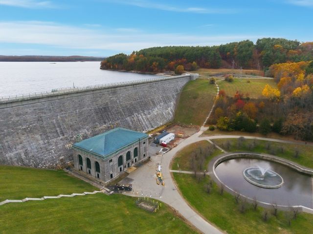 151 Chace St, Clinton, MA 01510