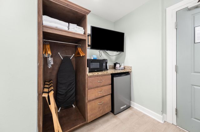 1004 Ocean Boulevard Unit 112, Isle Of Palms, SC 29451