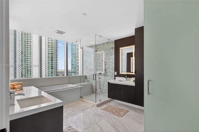 851 NE 1st Ave 3201, Miami, FL 33132