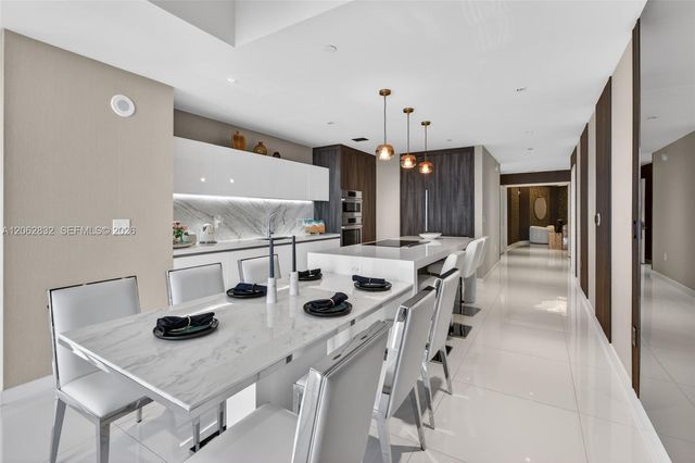 851 NE 1st Ave 3201, Miami, FL 33132