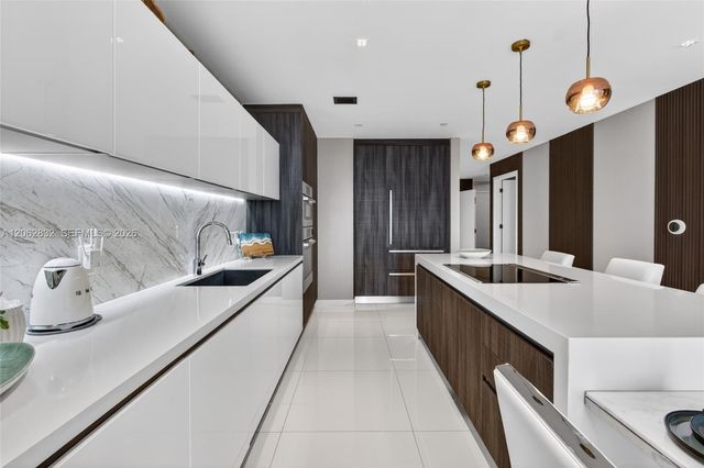 851 NE 1st Ave 3201, Miami, FL 33132